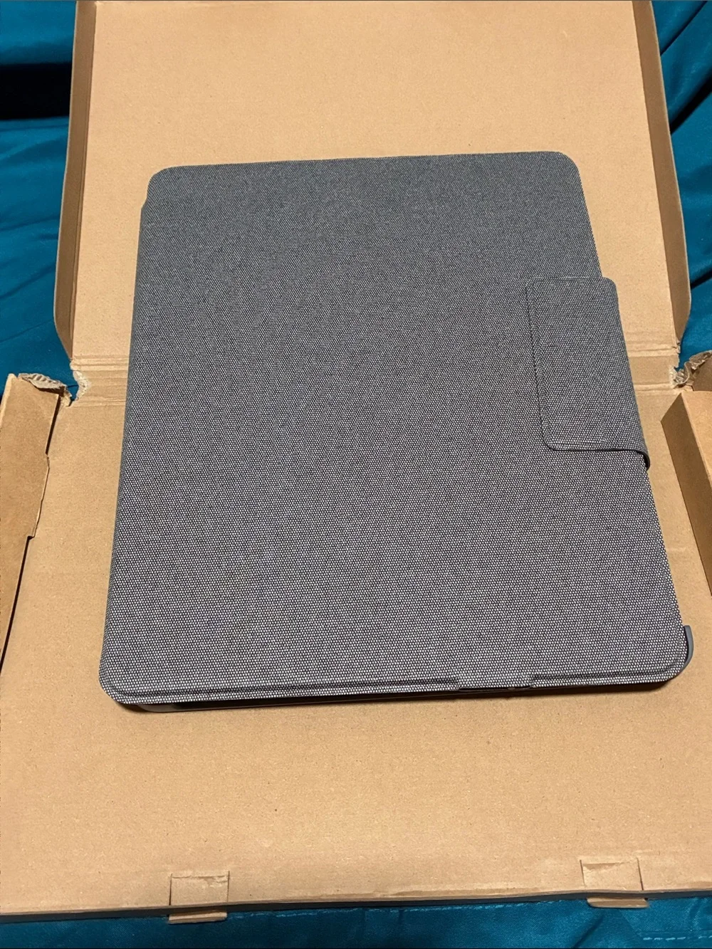 Gray Magnetic Detachable Tablet Keyboard Case